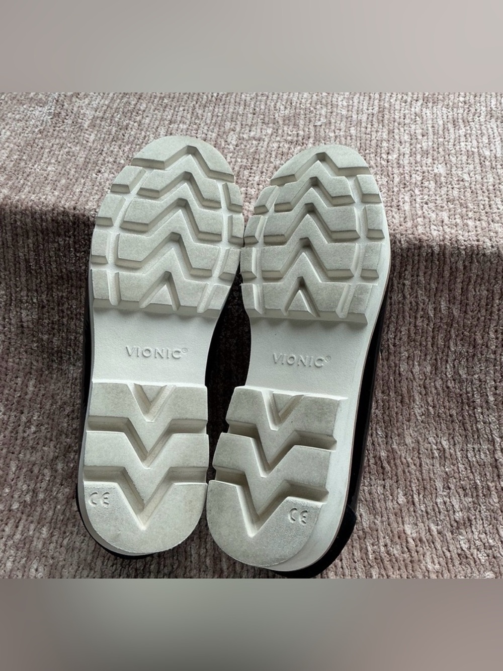 Vionic Kensley Loafer - size 7.5 - Picture 5 of 5